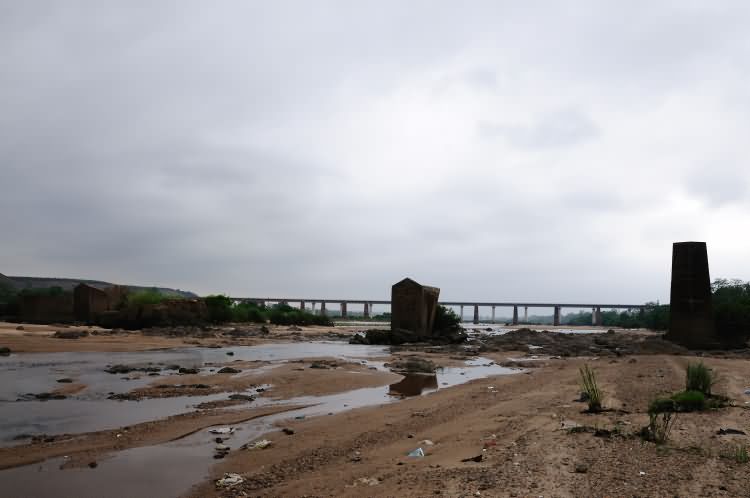 昌化江铁路大桥