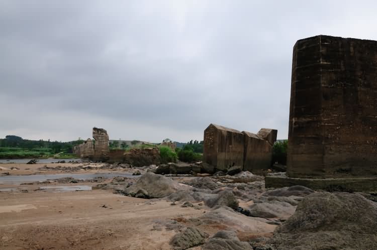 昌化江铁路大桥