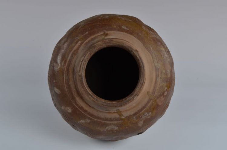 清代褐釉印纹陶罐