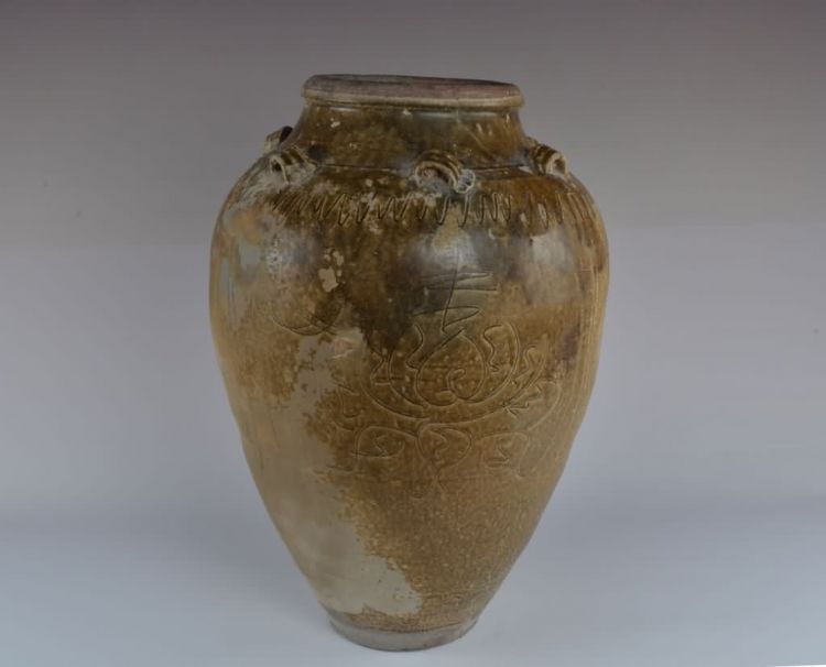 明代青褐釉莲花六耳陶瓮