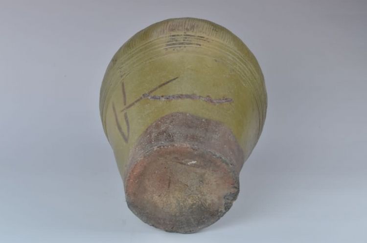 清代青黄釉弦纹陶罐