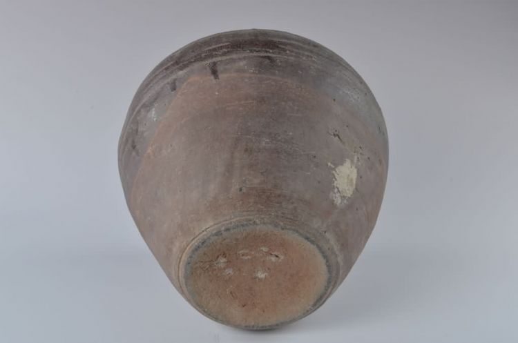 清代褐釉五世其昌铭文陶罐