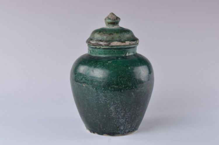 清代绿釉陶壶