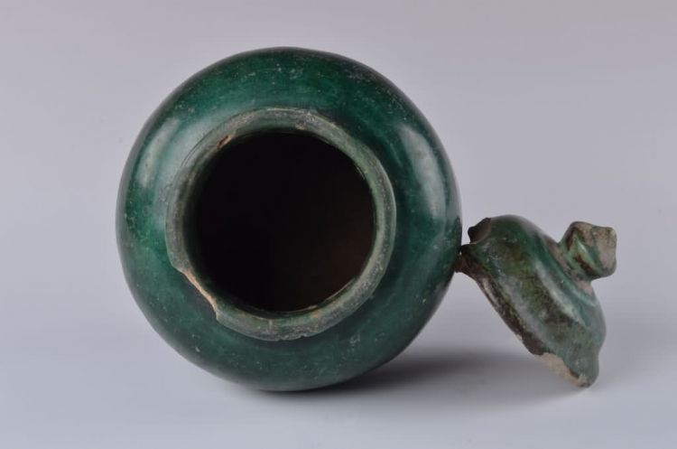清代绿釉陶壶