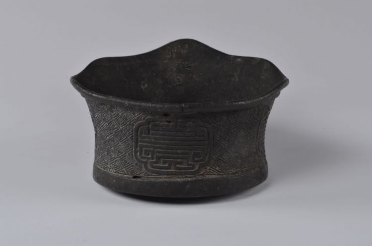 清代木炭铜熨斗