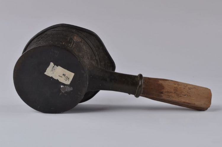 清代木炭铜熨斗