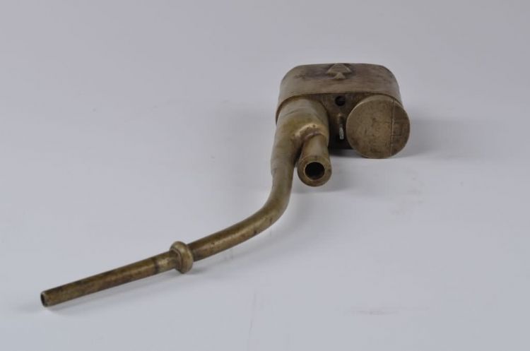 民国喜鹊登梅铜烟筒