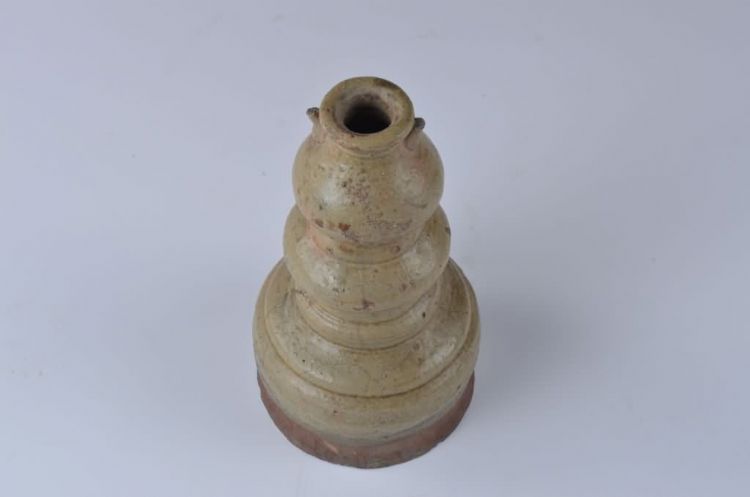 明代青黄釉平底陶烛台