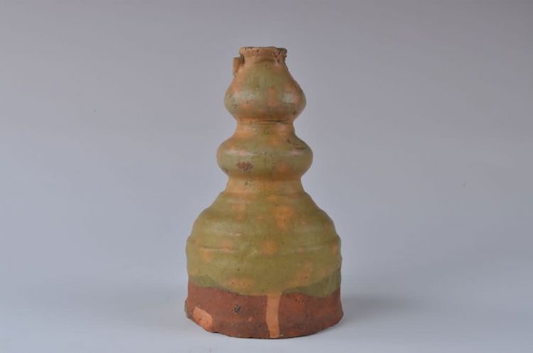 明代青黄釉平底陶烛台