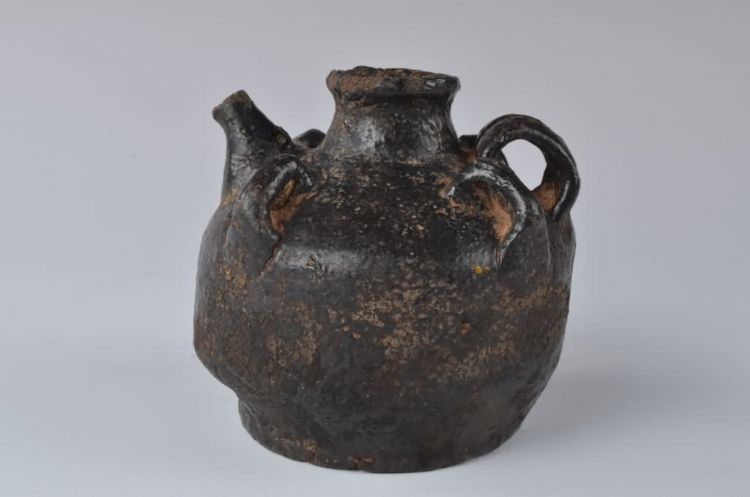 明代黑釉四耳陶壶