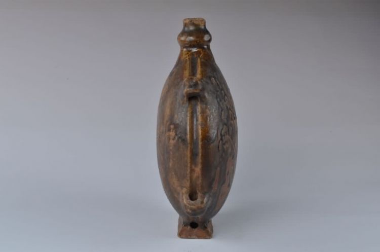 清代褐釉福寿字扁形陶壶