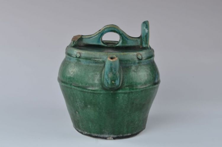 清代绿釉带提梁瓷壶