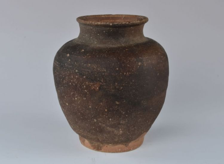清代褐釉陶罐