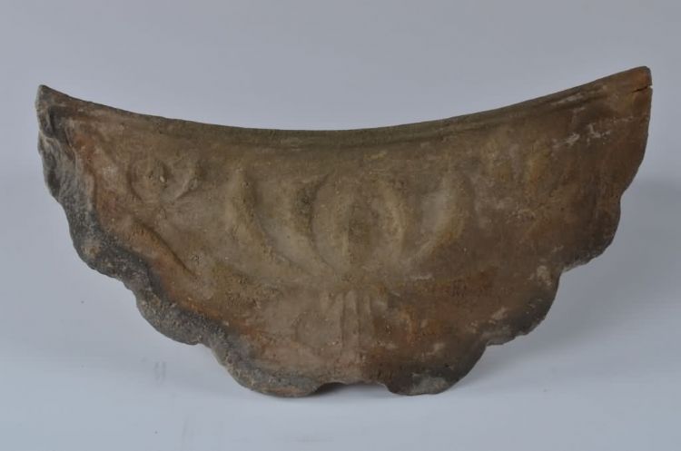 清代菊花纹滴水