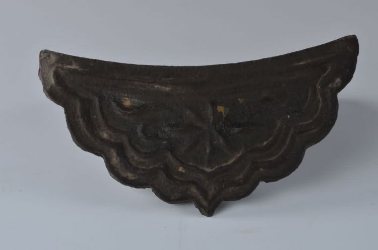 清代菊花纹滴水