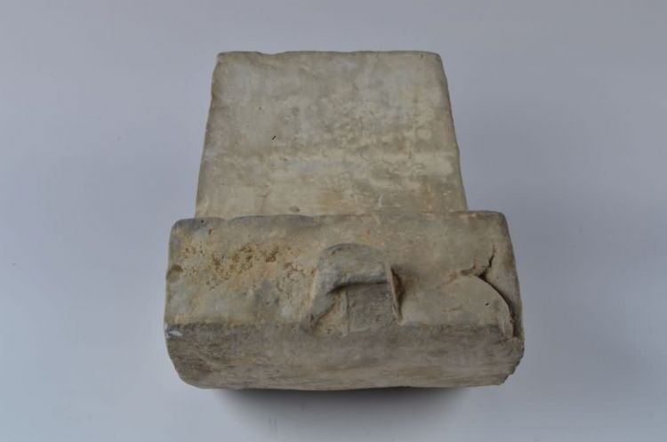 明代拱形带隼墓砖