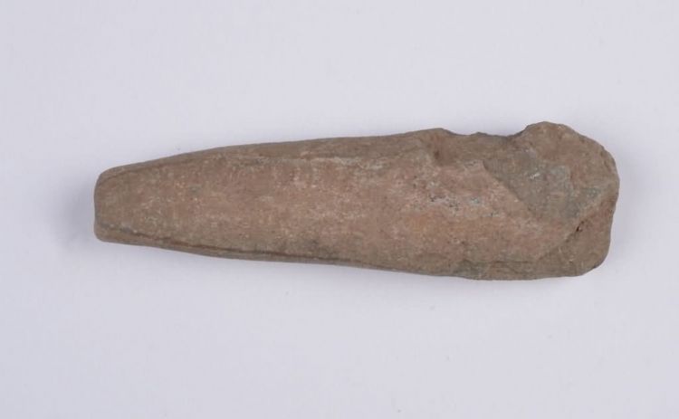 新石器时代乌烈村遗址石凿