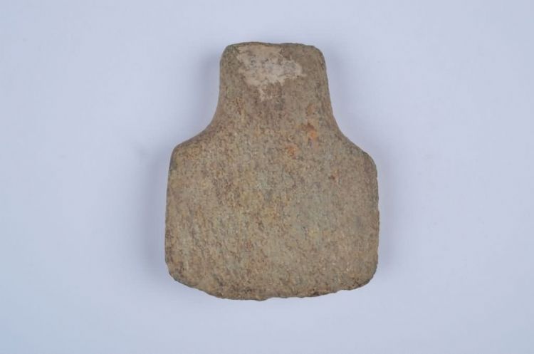 新石器时代乙在村遗址双肩石锛