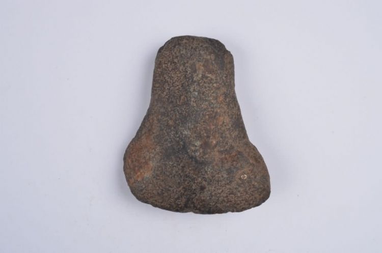 新石器时代白石村下干沟遗址双肩石斧