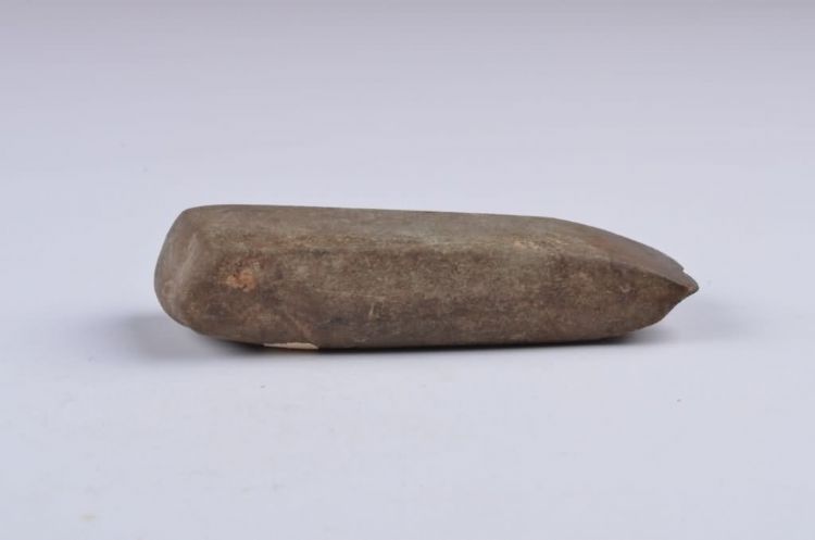 新石器时代白石村下干沟遗址石凿