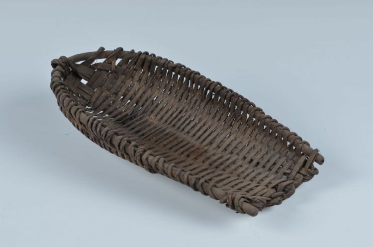 现代黎族竹编小撮箕