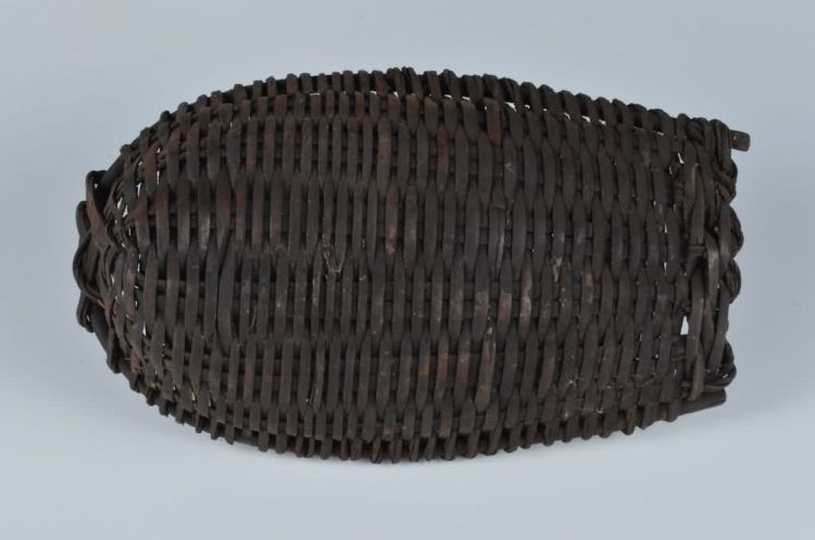 现代黎族竹编小撮箕