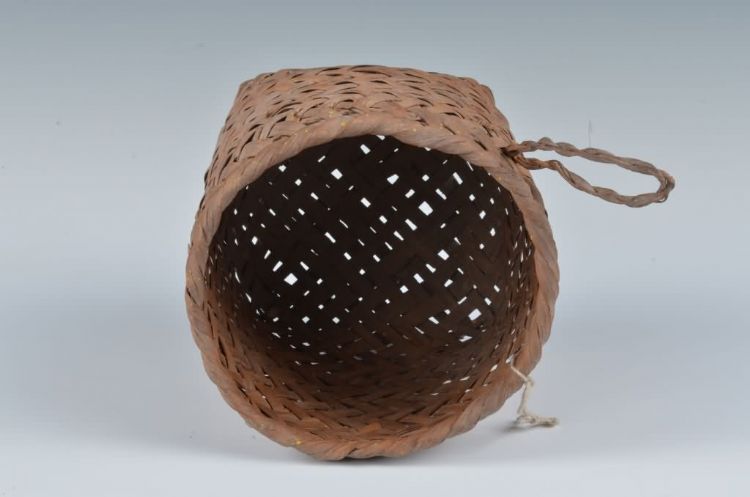 现代黎族竹编箩