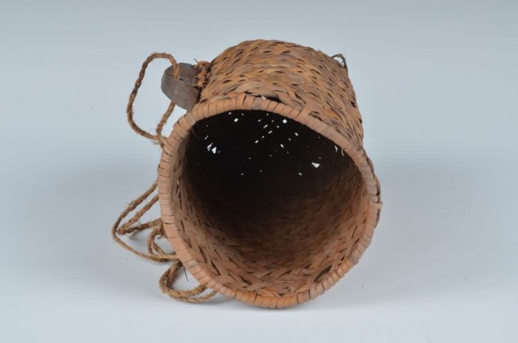 现代黎族藤编腰箩