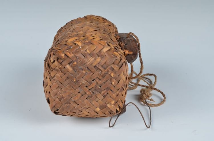 现代黎族藤编腰箩