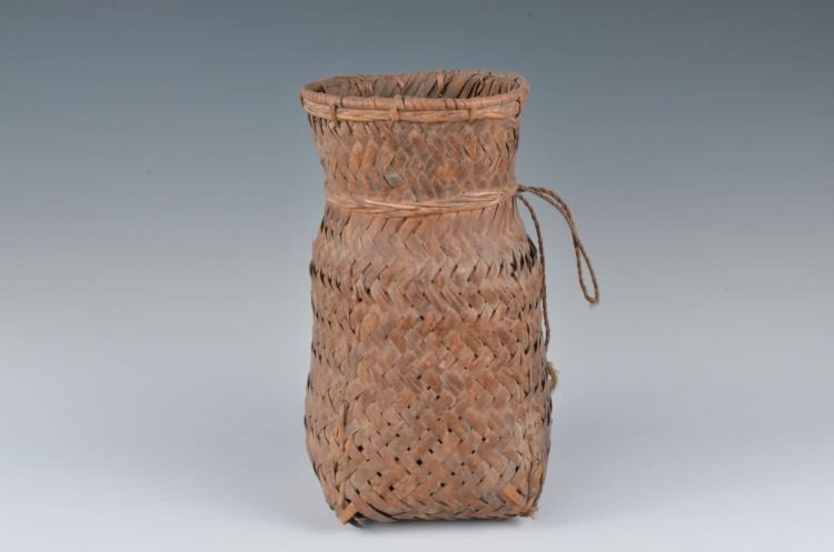 现代黎族藤编腰箩