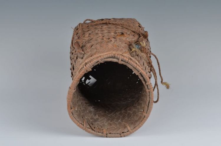 现代黎族藤编腰箩