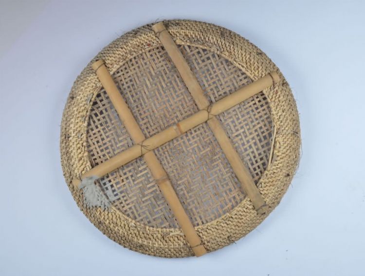 现代黎族藤编米筛