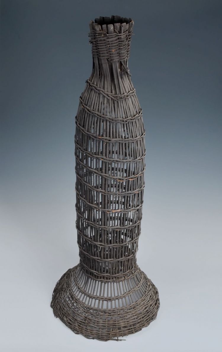 现代黎族竹编鱼笼