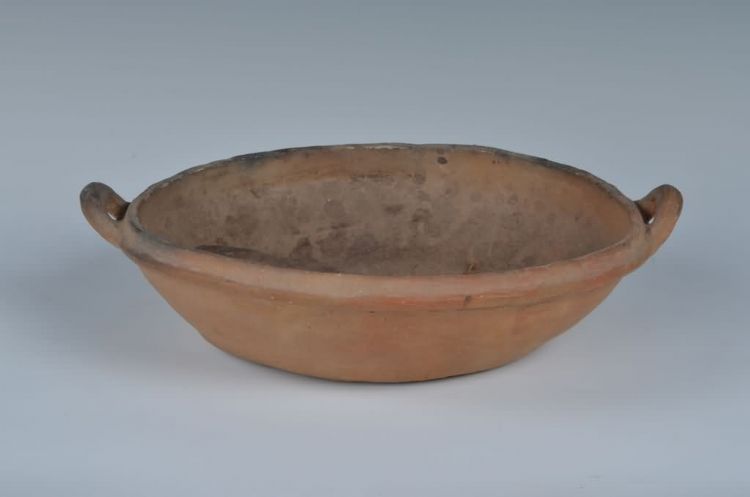 现代黎族泥条盘筑法制作蒸酒陶器