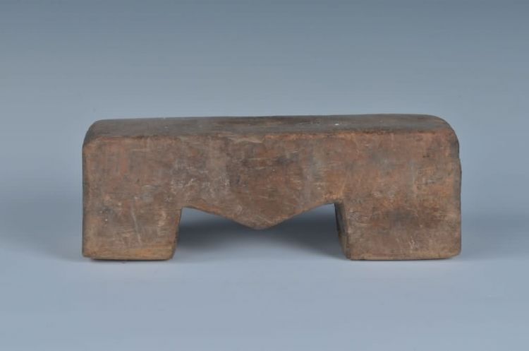 现代黎族独木枕