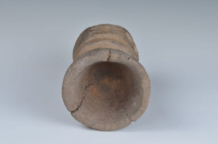 现代黎族独木舂米臼