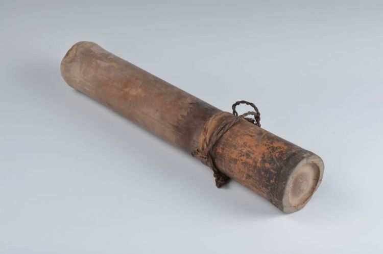 现代黎族盛盐竹筒