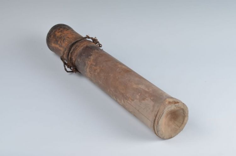 现代黎族盛盐竹筒