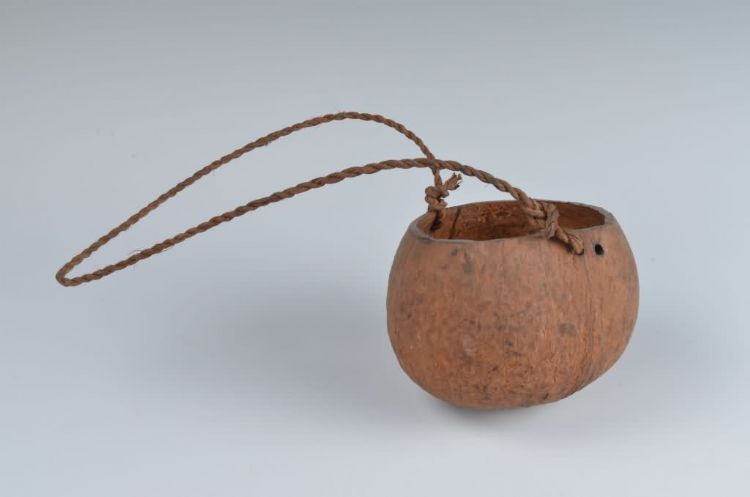 现代黎族椰壳钵