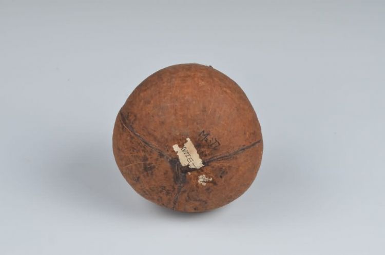 现代黎族椰壳钵