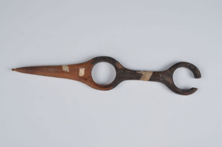 现代黎族网梭一组