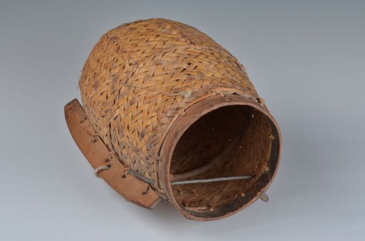 现代黎族藤腰箩