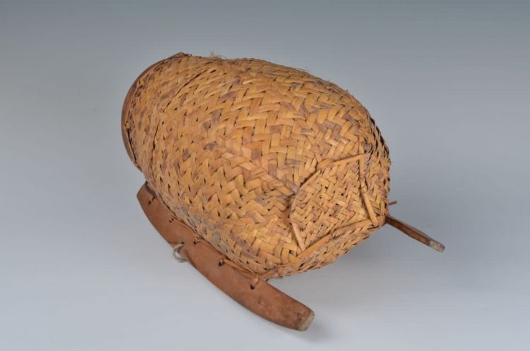 现代黎族藤腰箩