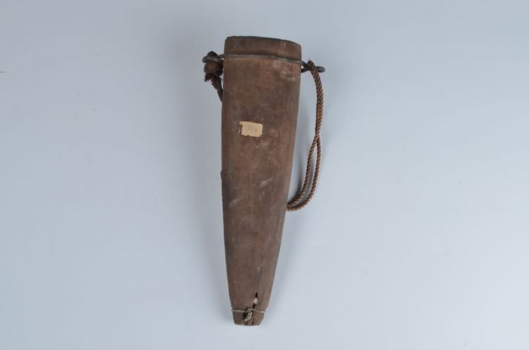 现代黎族木刀鞘