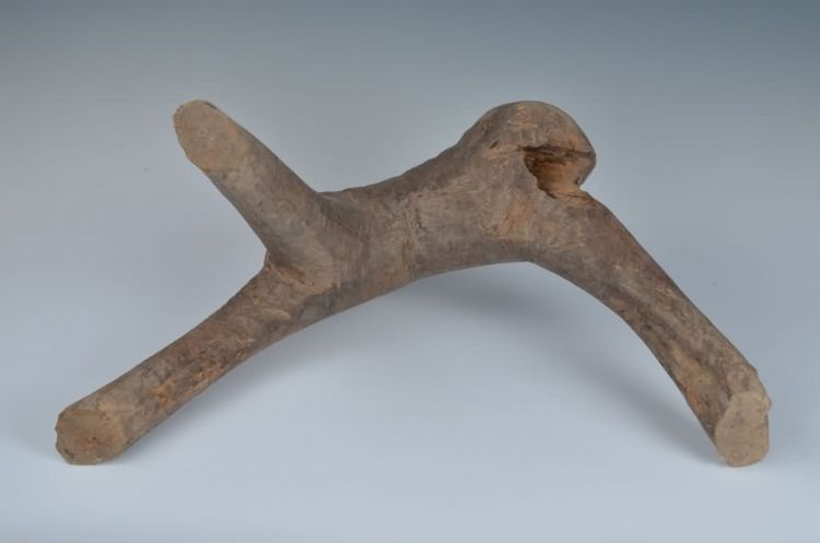 现代黎族树根凳