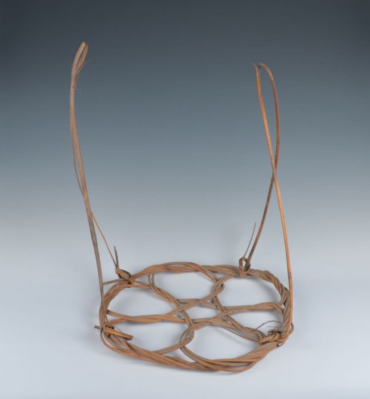 现代黎族藤编套