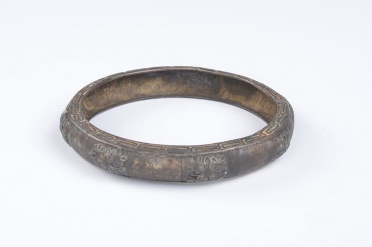 现代黎族铜手镯