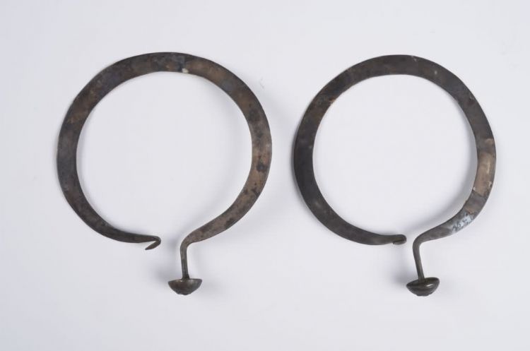 近代黎族铝耳环