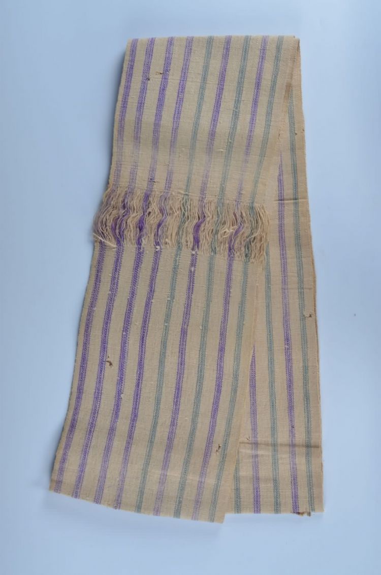 现代黎族木棉布