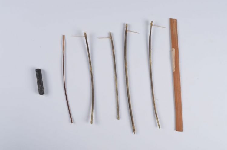 现代黎族纹身工具